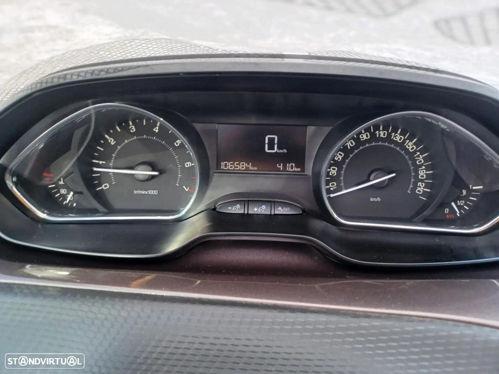 Peugeot 2008 - 11