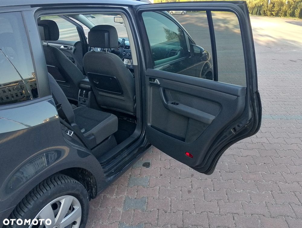 Volkswagen Touran 1.6 TDI DPF STYLE - 28