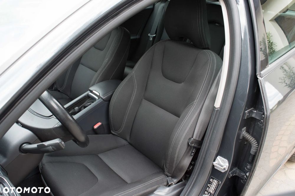 Volvo V60 D4 Business Edition - 16