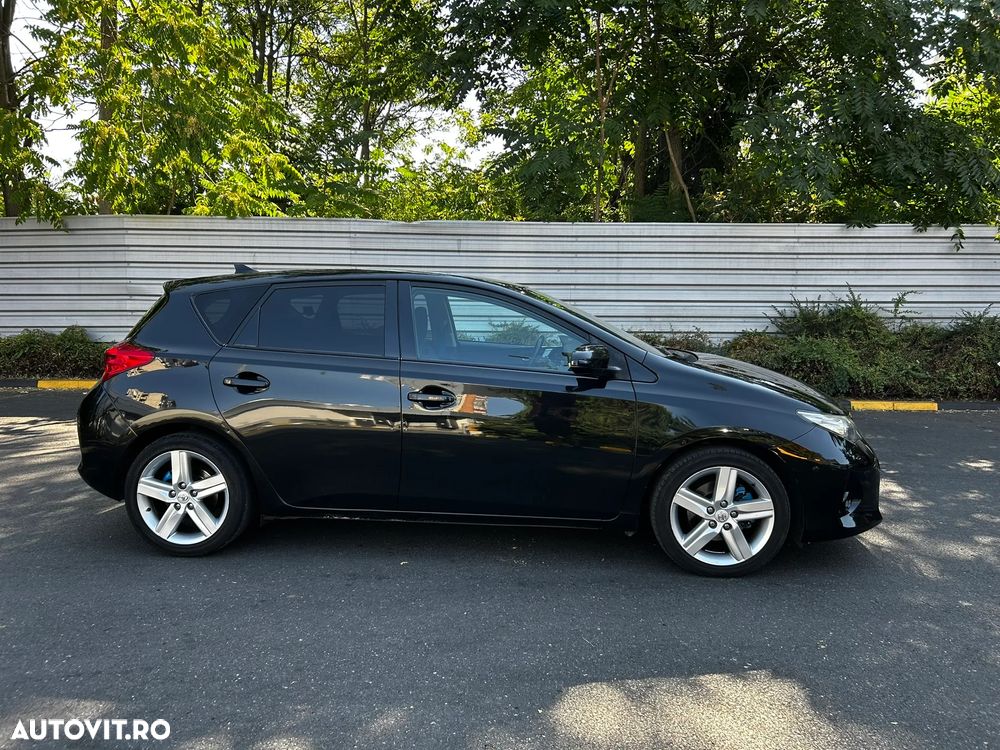 Toyota Auris 2.0 L D-4D Stop&Start Luna - 4