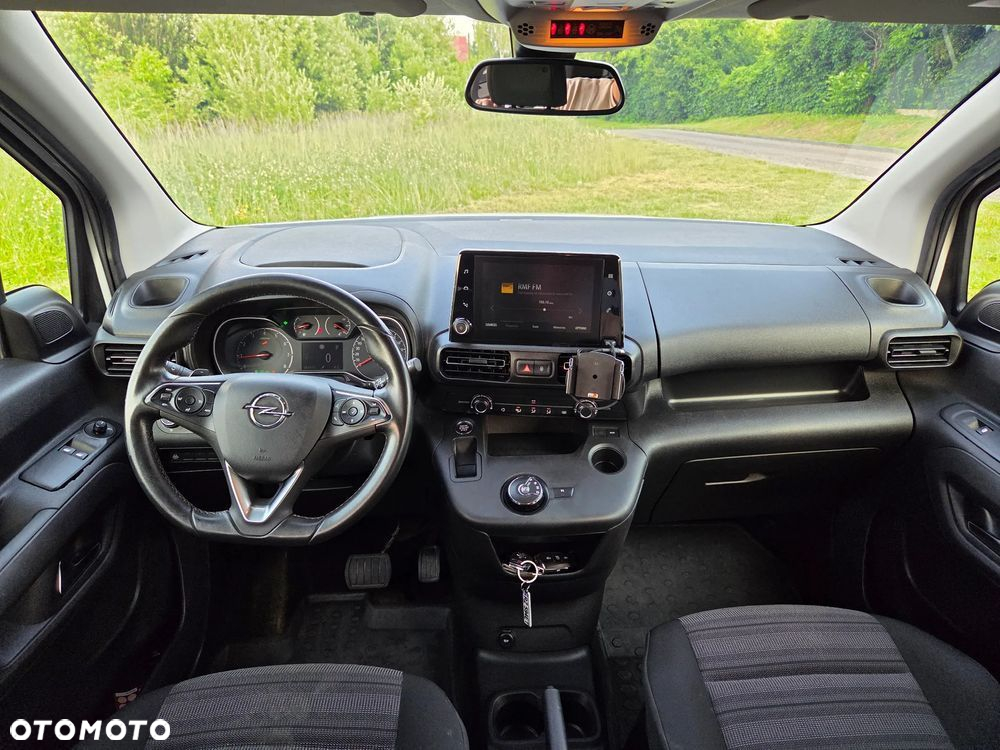 Opel Vivaro C - 13