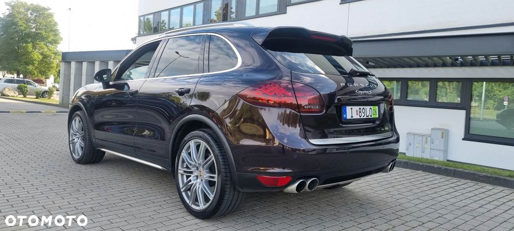 Porsche Cayenne - 4
