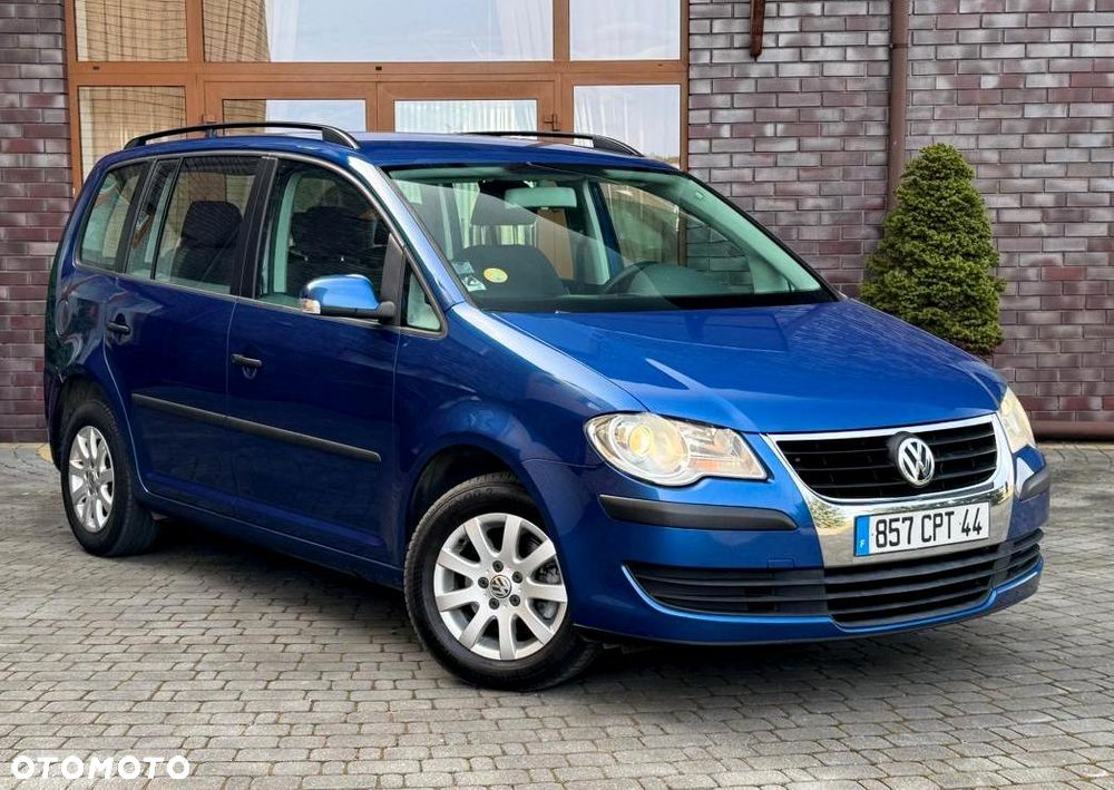 Volkswagen Touran - 1