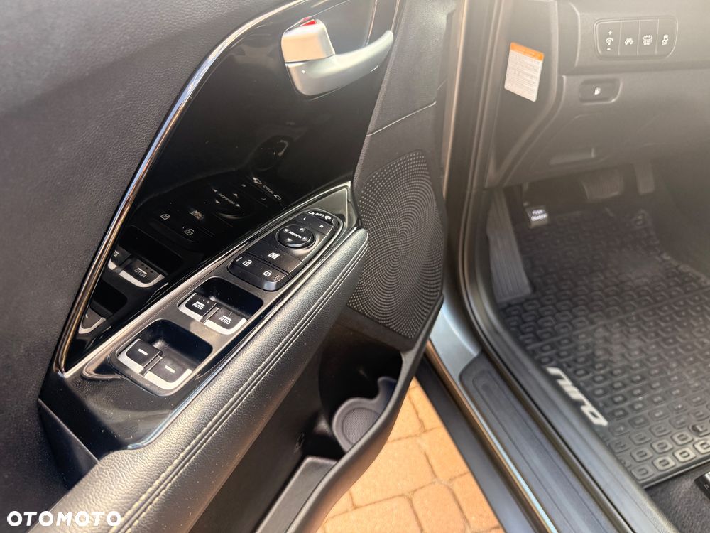 Kia Niro 1.6 GDI Hybrid L Business Line - 11