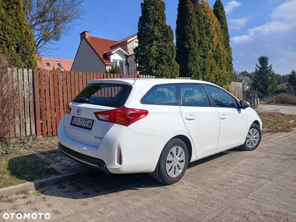 Toyota Auris 1.4 D-4D Active - 6