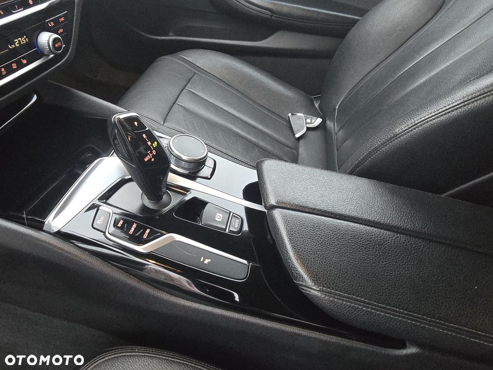 BMW Seria 5 520d - 34