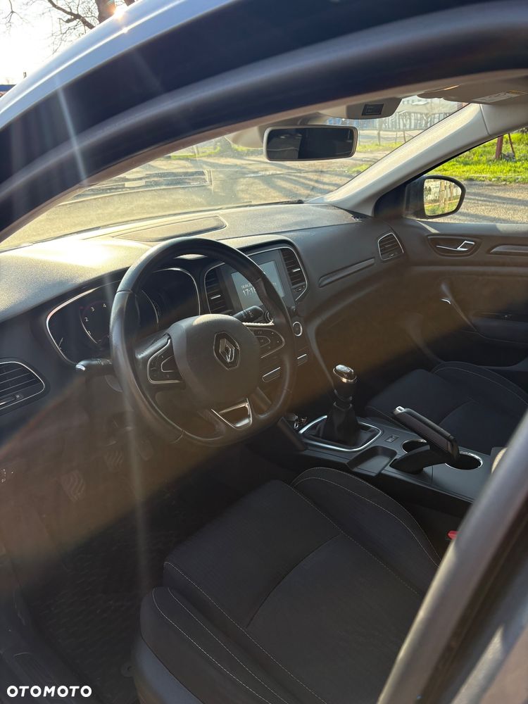 Renault Megane ENERGY TCe 100 EXPERIENCE - 18