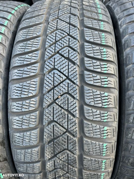 vând 4 anvelope 215/50/18 Pirelli de iarnă ca noi - 4