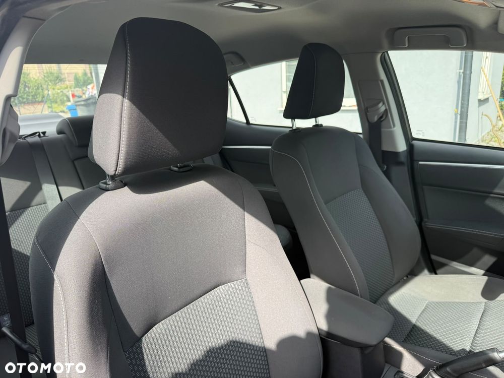 Toyota Corolla 1.6 Comfort - 21