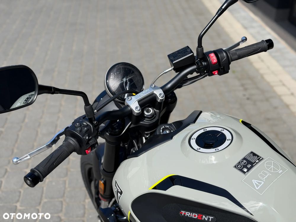 Triumph Trident - 19