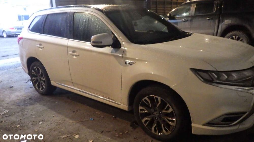 Mitsubishi Outlander Intense + - 6