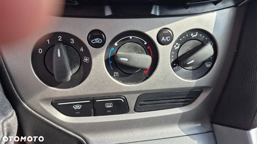 Ford Focus 1.6 TDCi Ambiente - 26