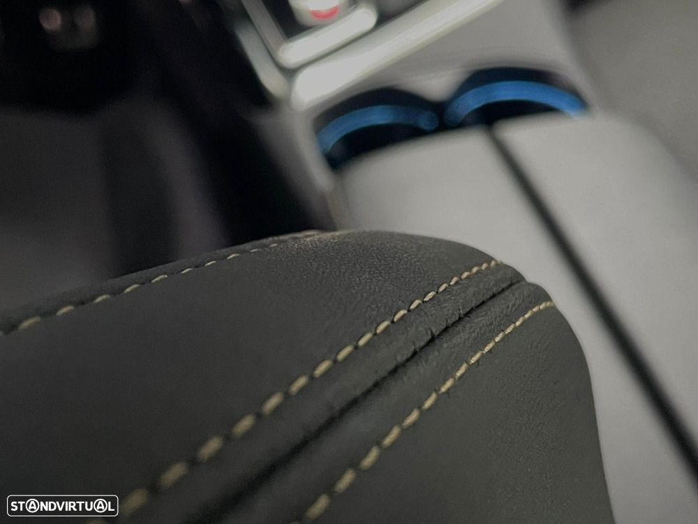 Peugeot 3008 1.6 Hybrid GT e-EAT8 - 18