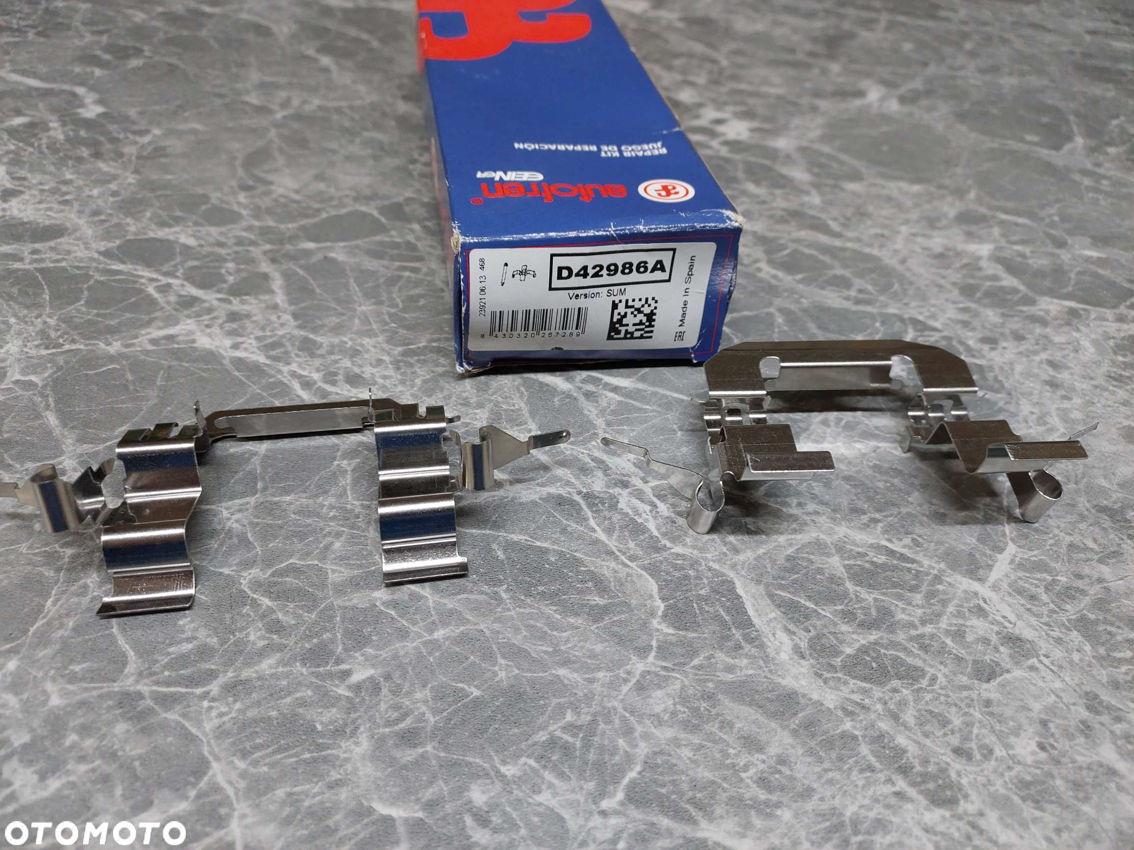 Zestaw montażowy klocka hamulcowego przód  INFINITI G; NISSAN NP300 NAVARA, PATHFINDER III; RENAULT KOLEOS I 2.0D-4.0 01.05- - 3