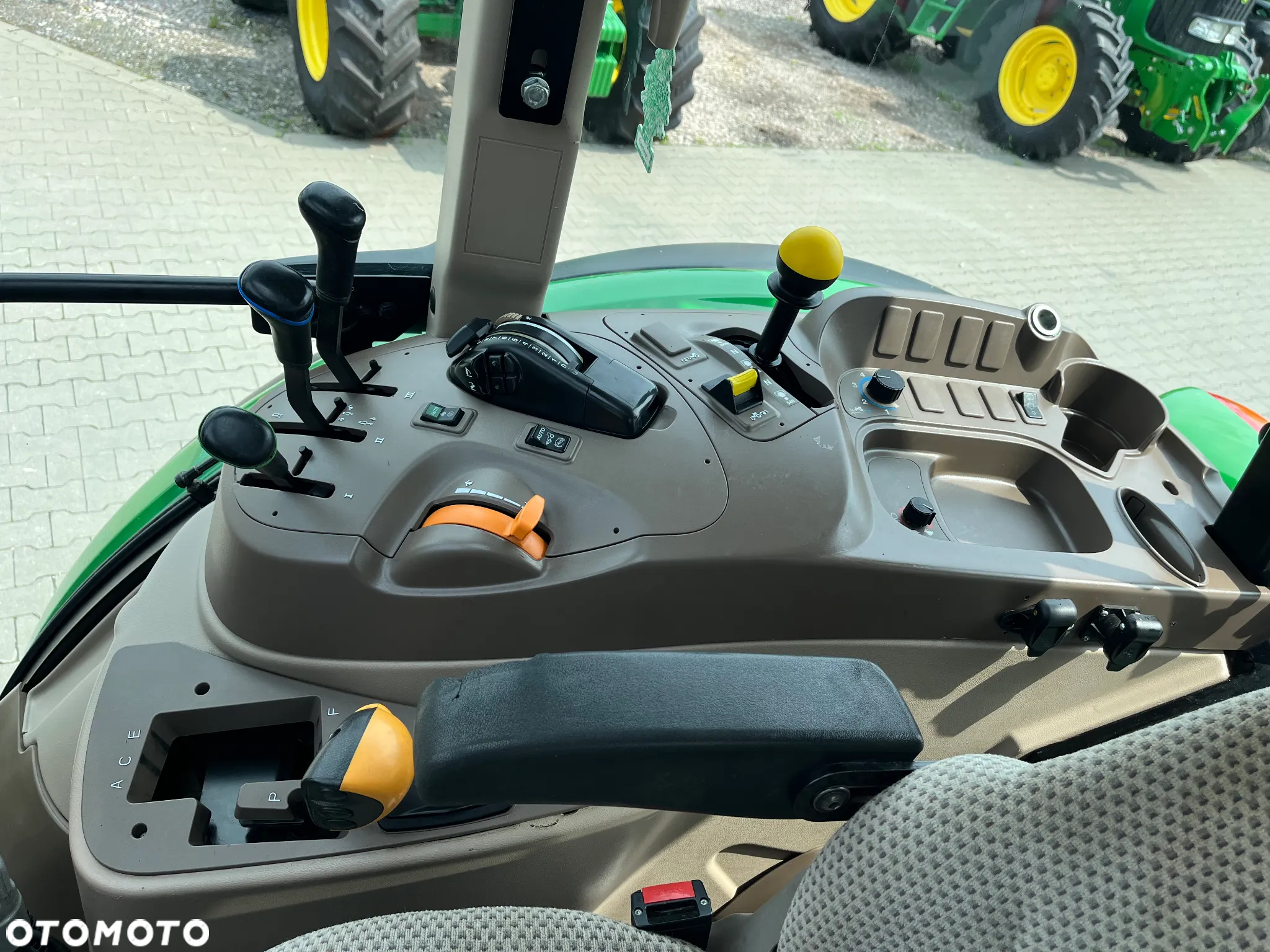 John Deere 6115 RC - 17