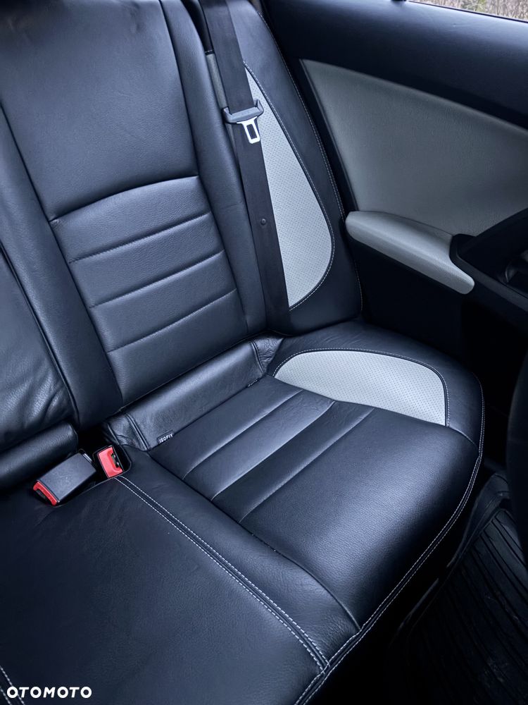 Toyota Avensis Touring Sports 1.8 Multidrive S Comfort - 32