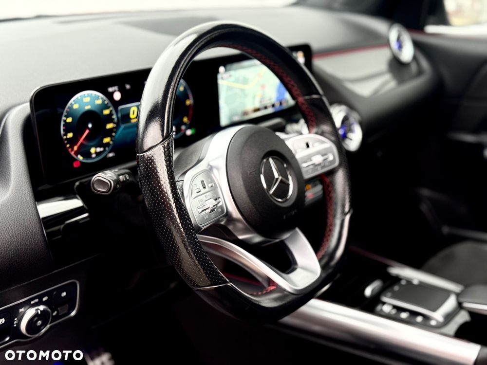 Mercedes-Benz GLB - 24