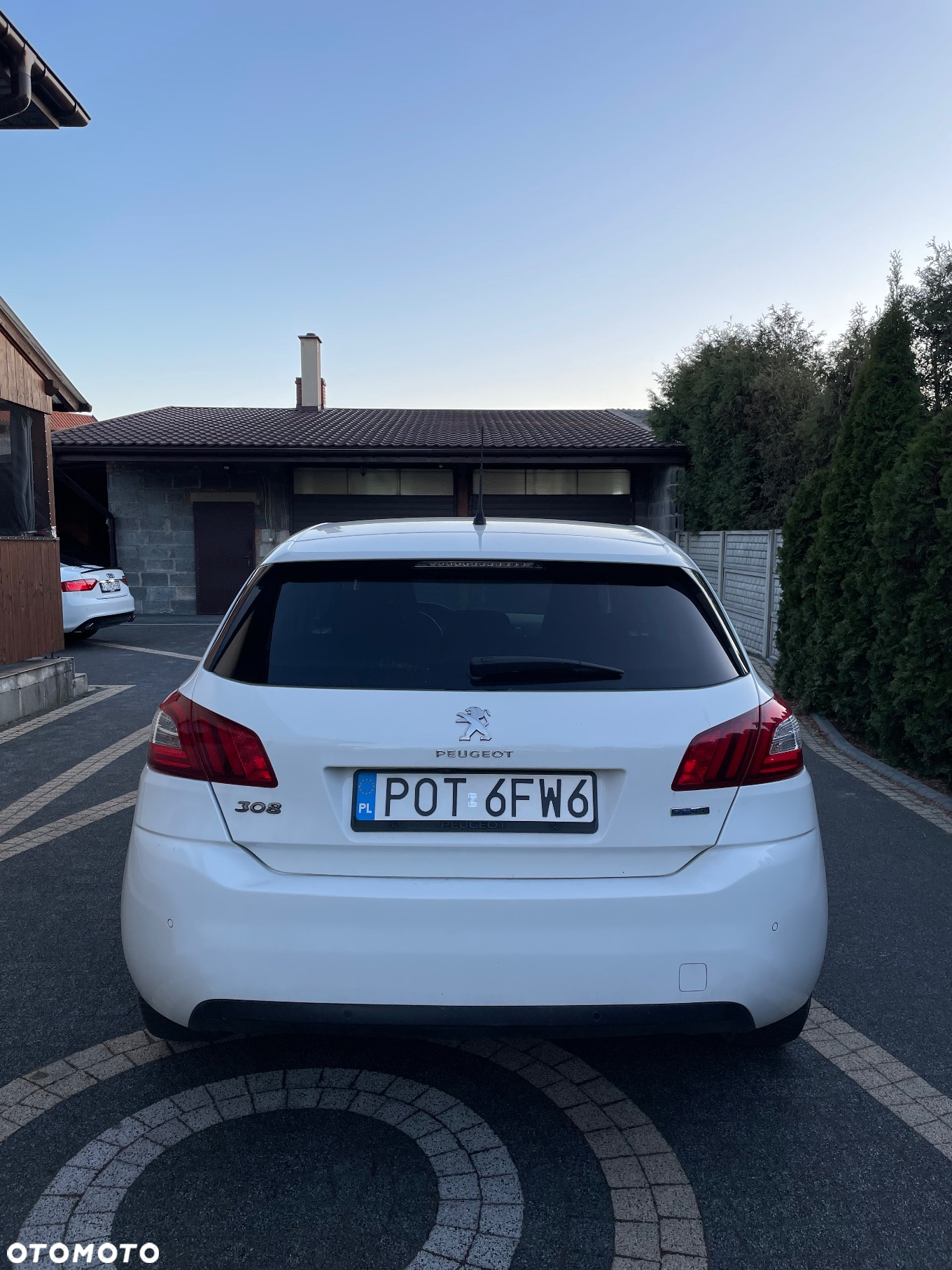 Peugeot 308 1.2 PureTech Allure S&S - 4