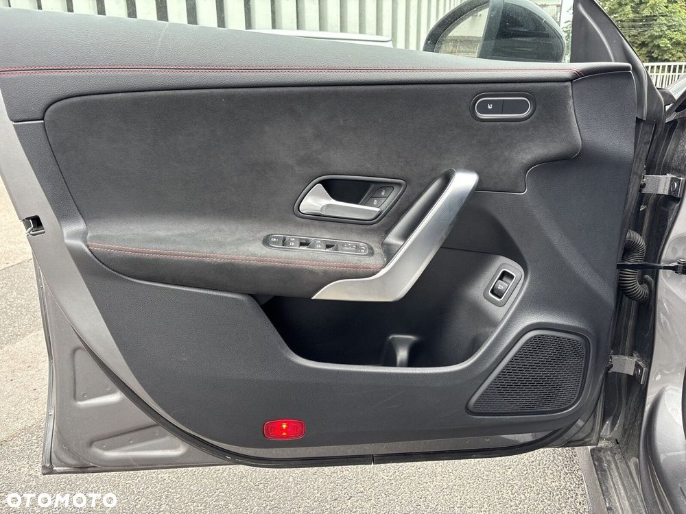 Mercedes-Benz CLA - 17