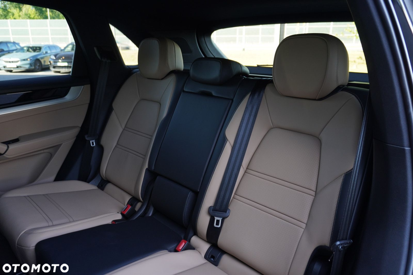 Porsche Cayenne - 12