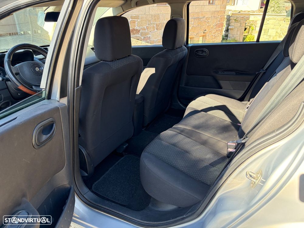 Renault Mégane Break 1.9 dCi C Dynamique - 6