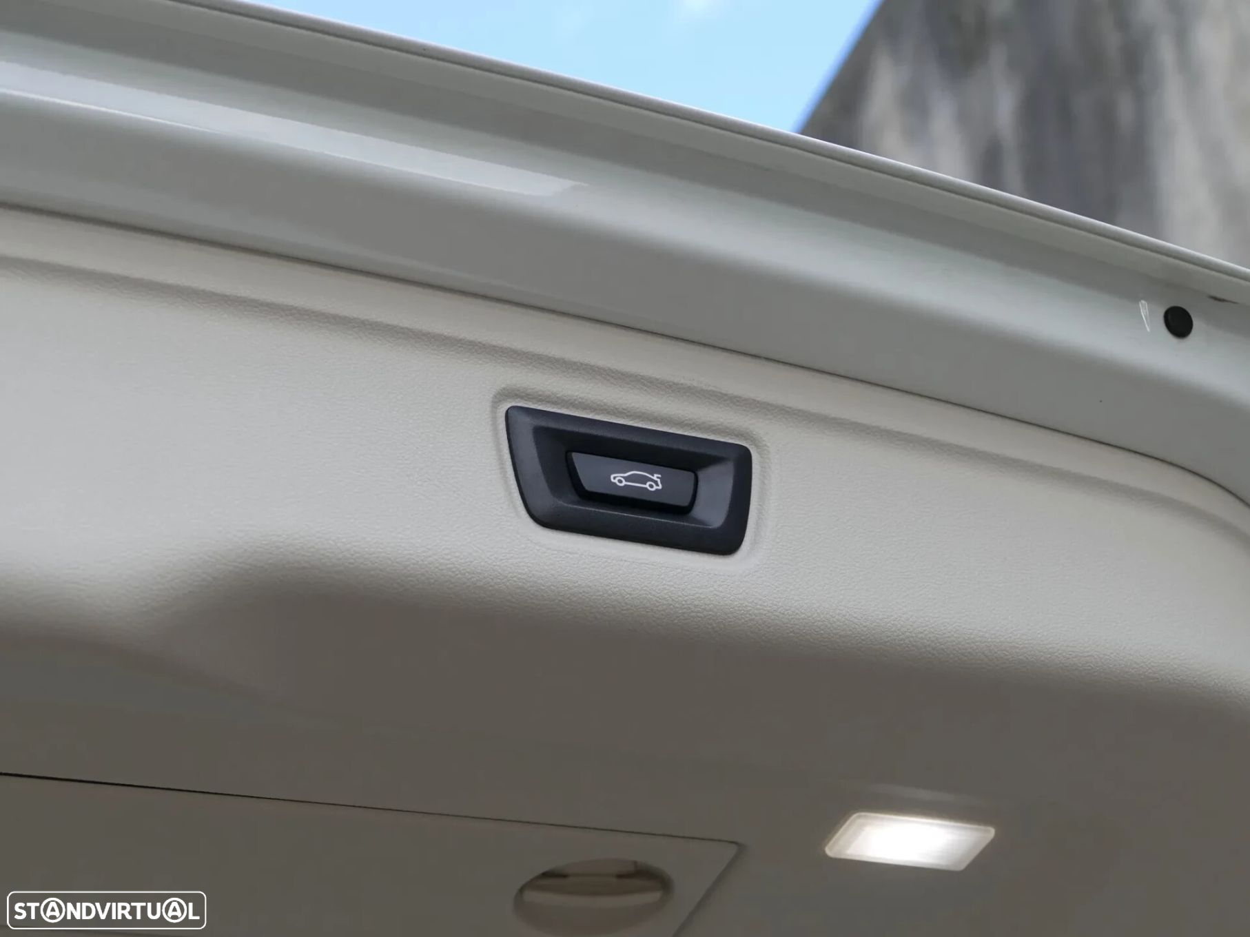 BMW 318 d Touring Auto - 25