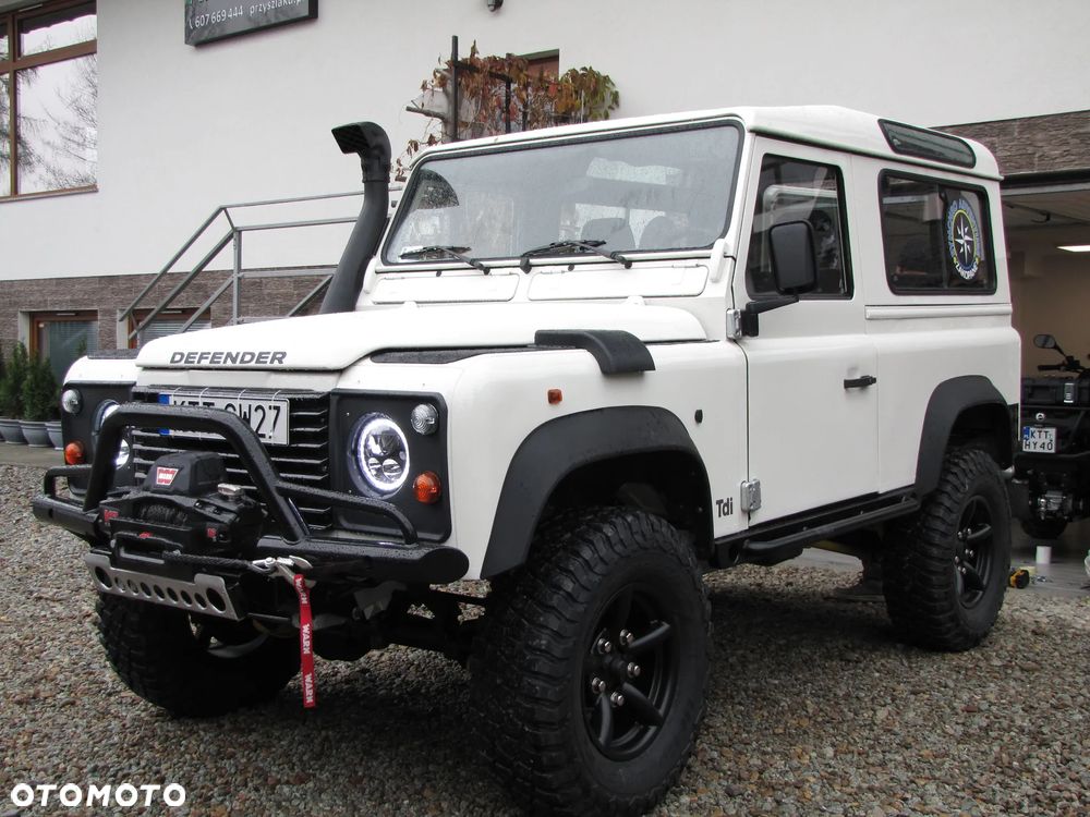 Land Rover Defender - 28