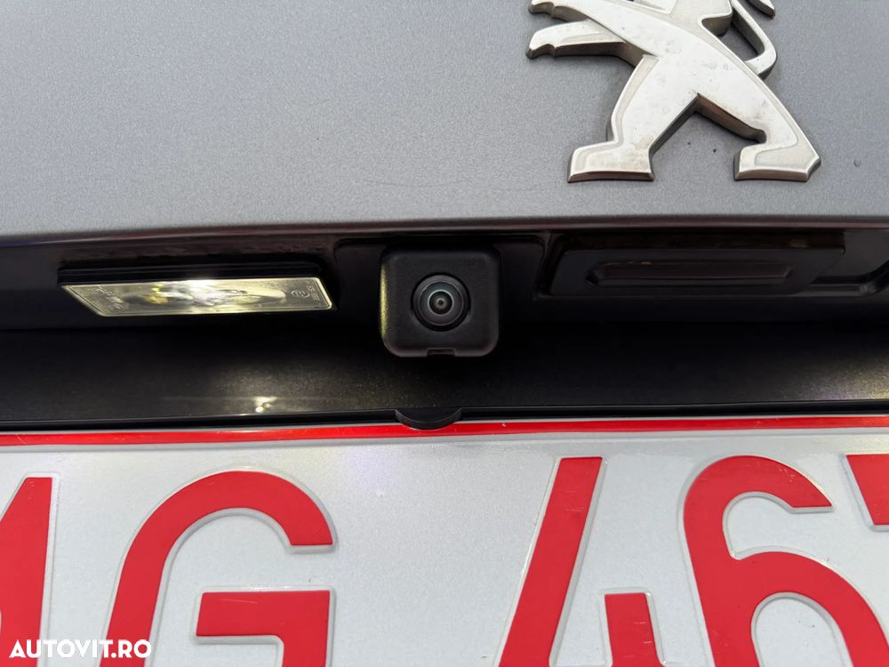 Peugeot 2008 PureTech 130 EAT8 Allure Pack - 19