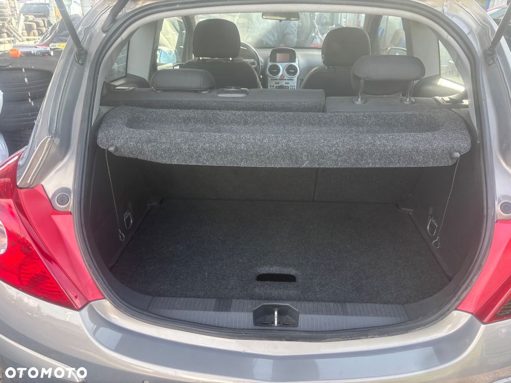 Opel Corsa 1.2 16V Cosmo - 19