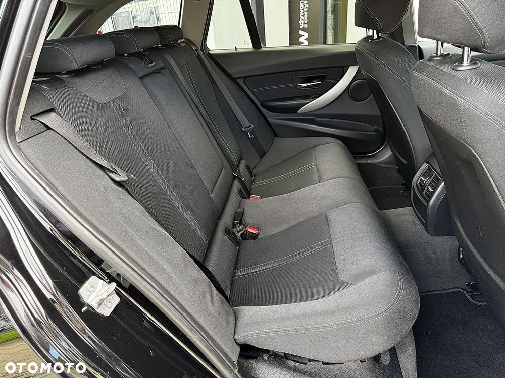 BMW Seria 3 318d - 14