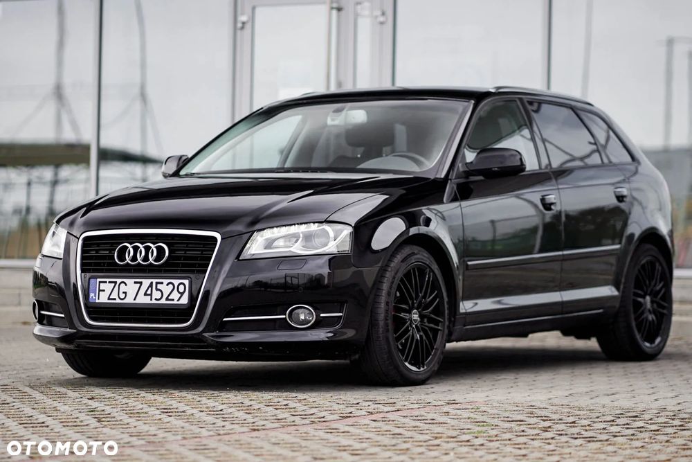 Audi A3 Sportback 1.6 TDI S line Sportpaket - 12