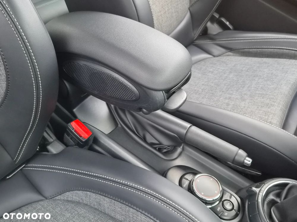 MINI Cooper Seven Chili - 16