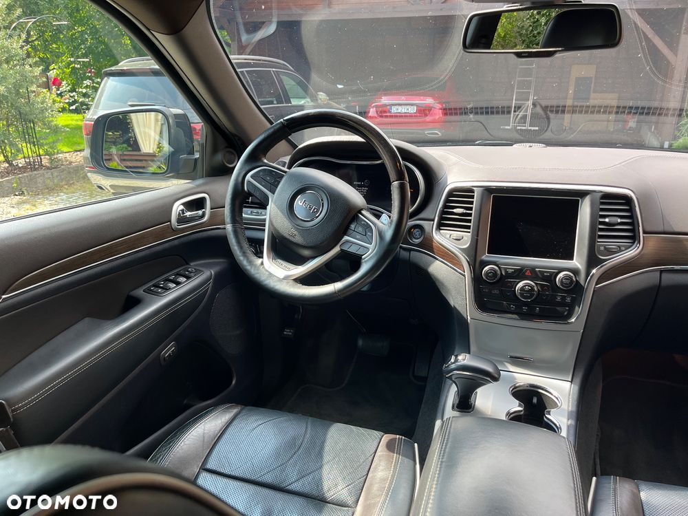 Jeep Grand Cherokee - 14