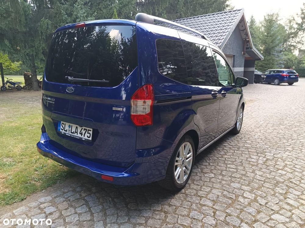 Ford Tourneo Courier 1.0 EcoBoost S&S Titanium - 14
