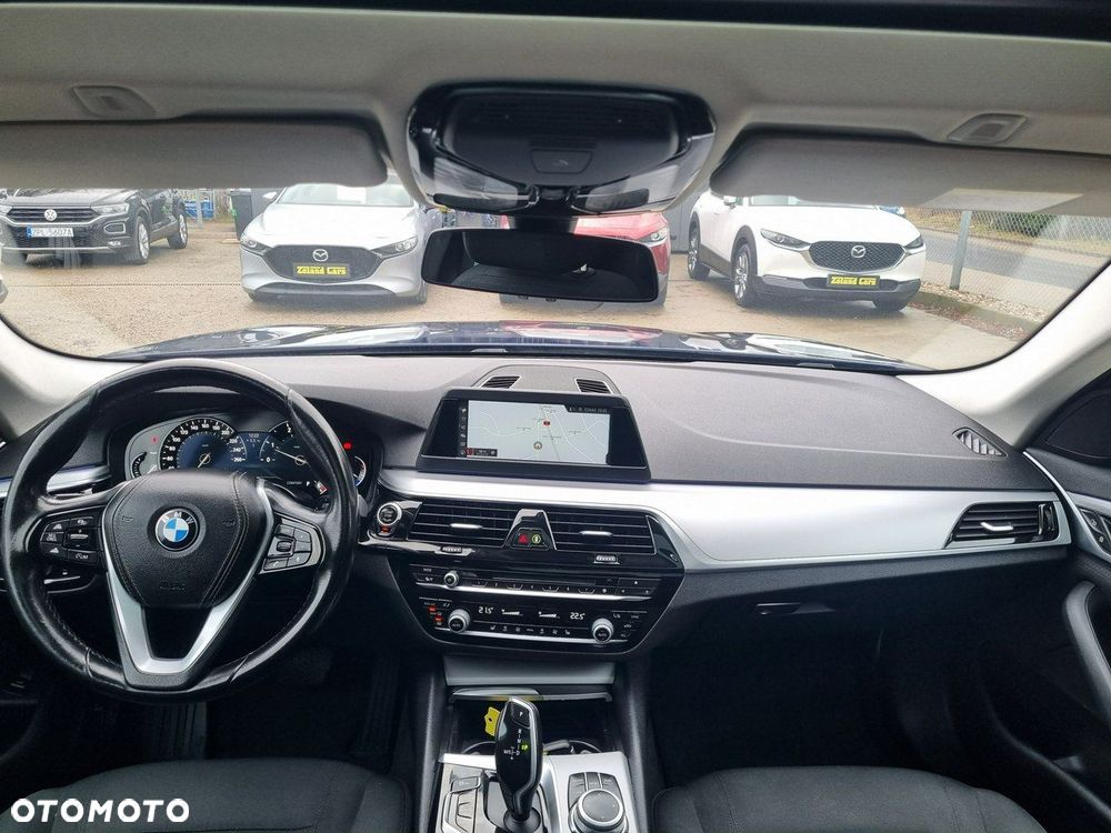 BMW Seria 5 520d Sport Line - 19