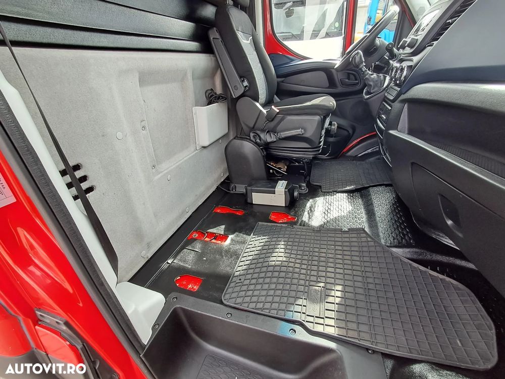 Iveco DAILY 35S18 180CP 3.0D TRANSPORT AUTO - 24
