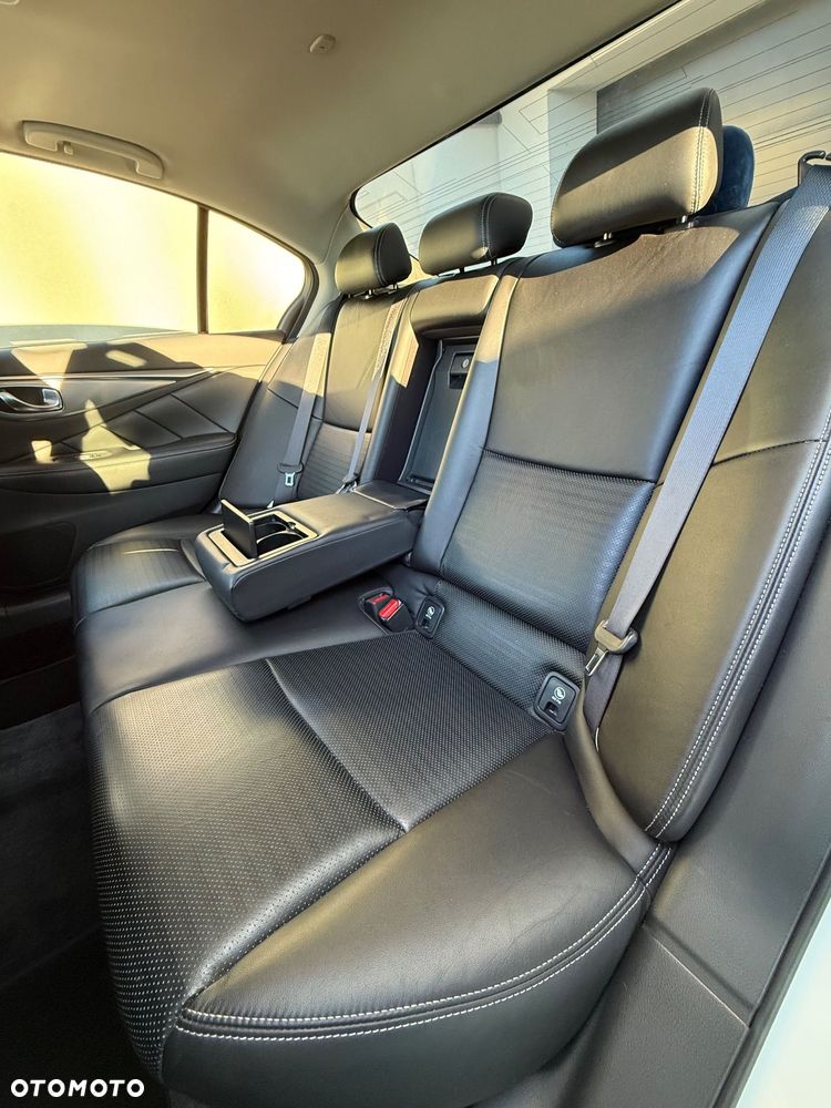 Infiniti Q50 - 14