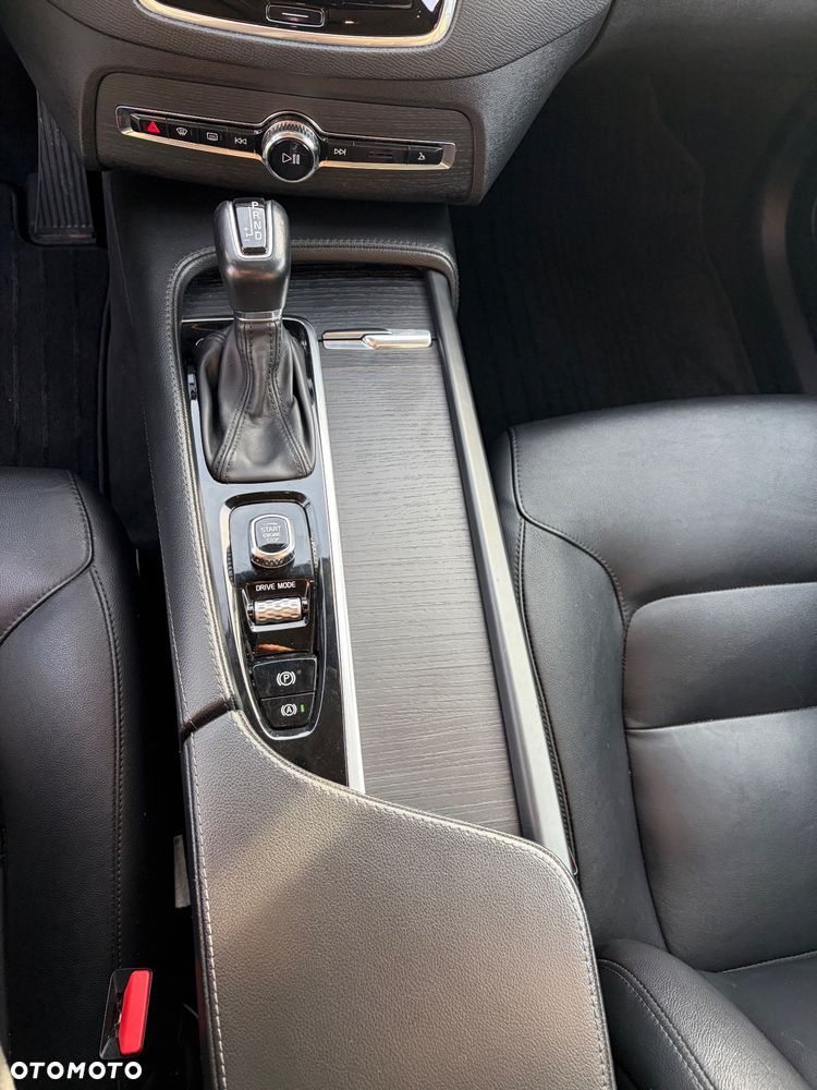 Volvo XC 90 T5 AWD Momentum 7os - 19
