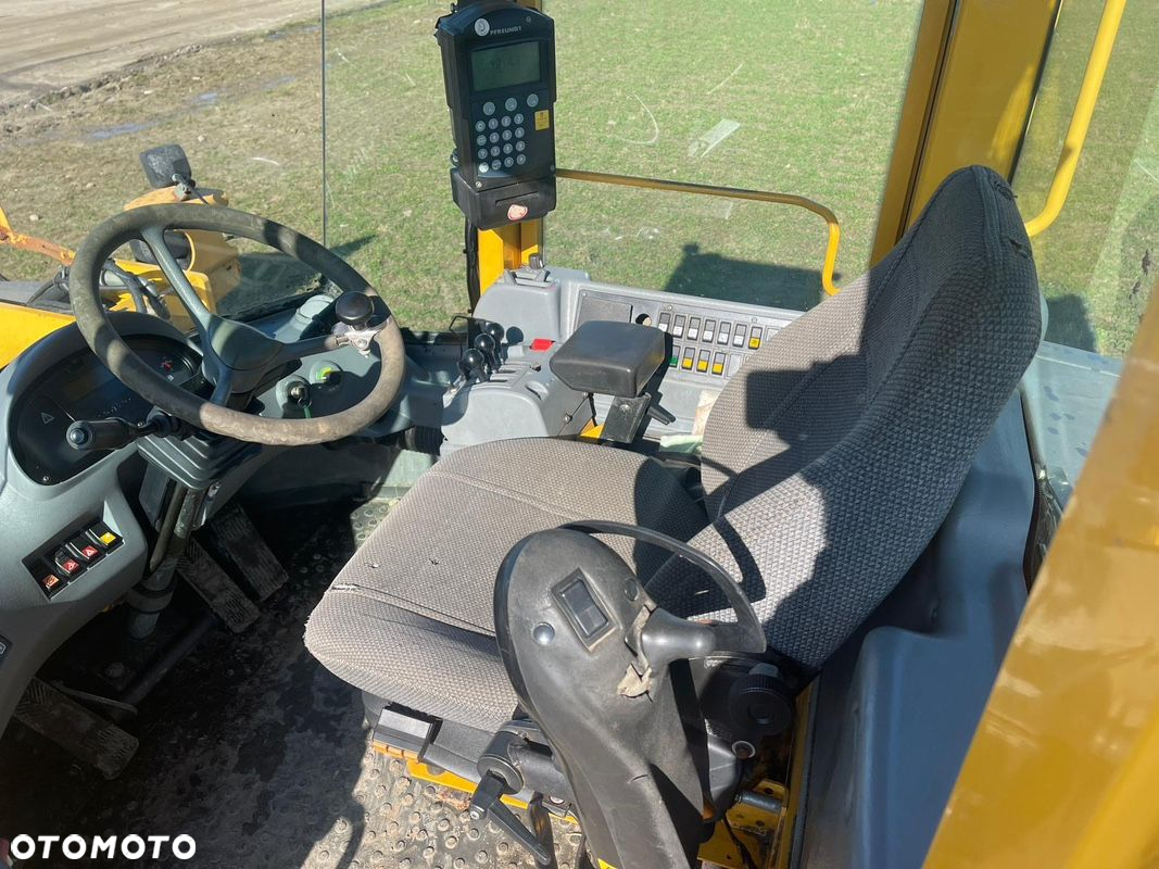 Volvo L120 - 8
