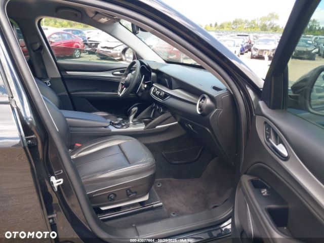 Alfa Romeo Stelvio 2.0 Turbo TI Q4 - 12