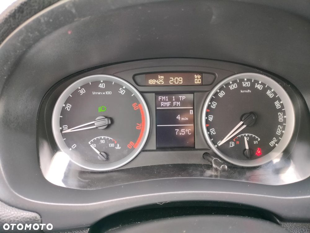 Skoda Fabia 1.4 16V Ambition Plus - 9