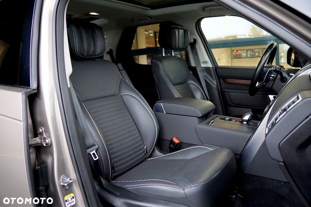 Land Rover Discovery D250 SE - 25