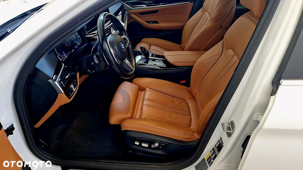 BMW Seria 5 530e M Sport Edition - 10
