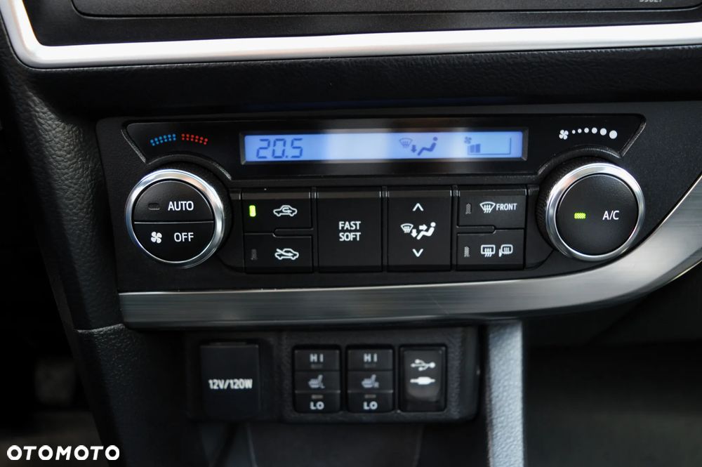 Toyota Auris 1.6 Premium + - 18