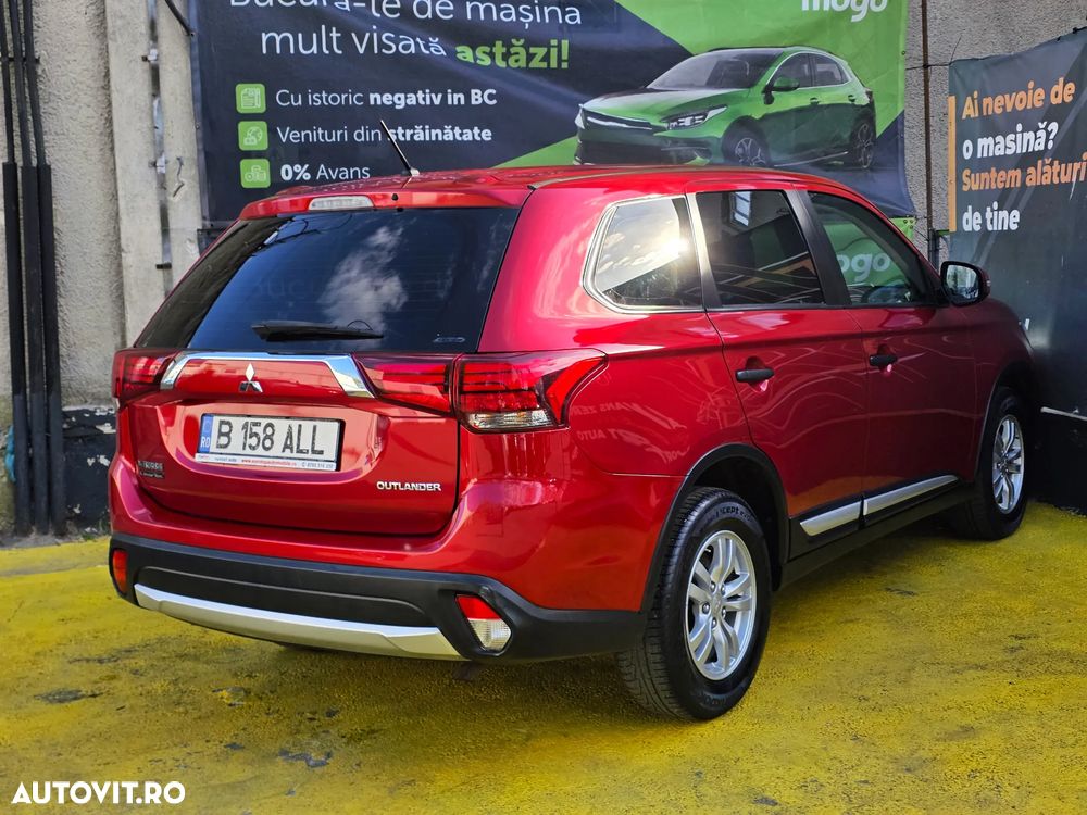 Mitsubishi Outlander 2.2 Litre DI-D AWD Intense - 8