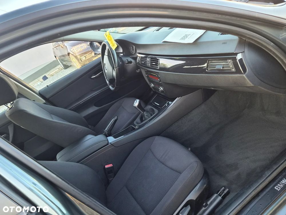 BMW Seria 3 318d DPF - 12