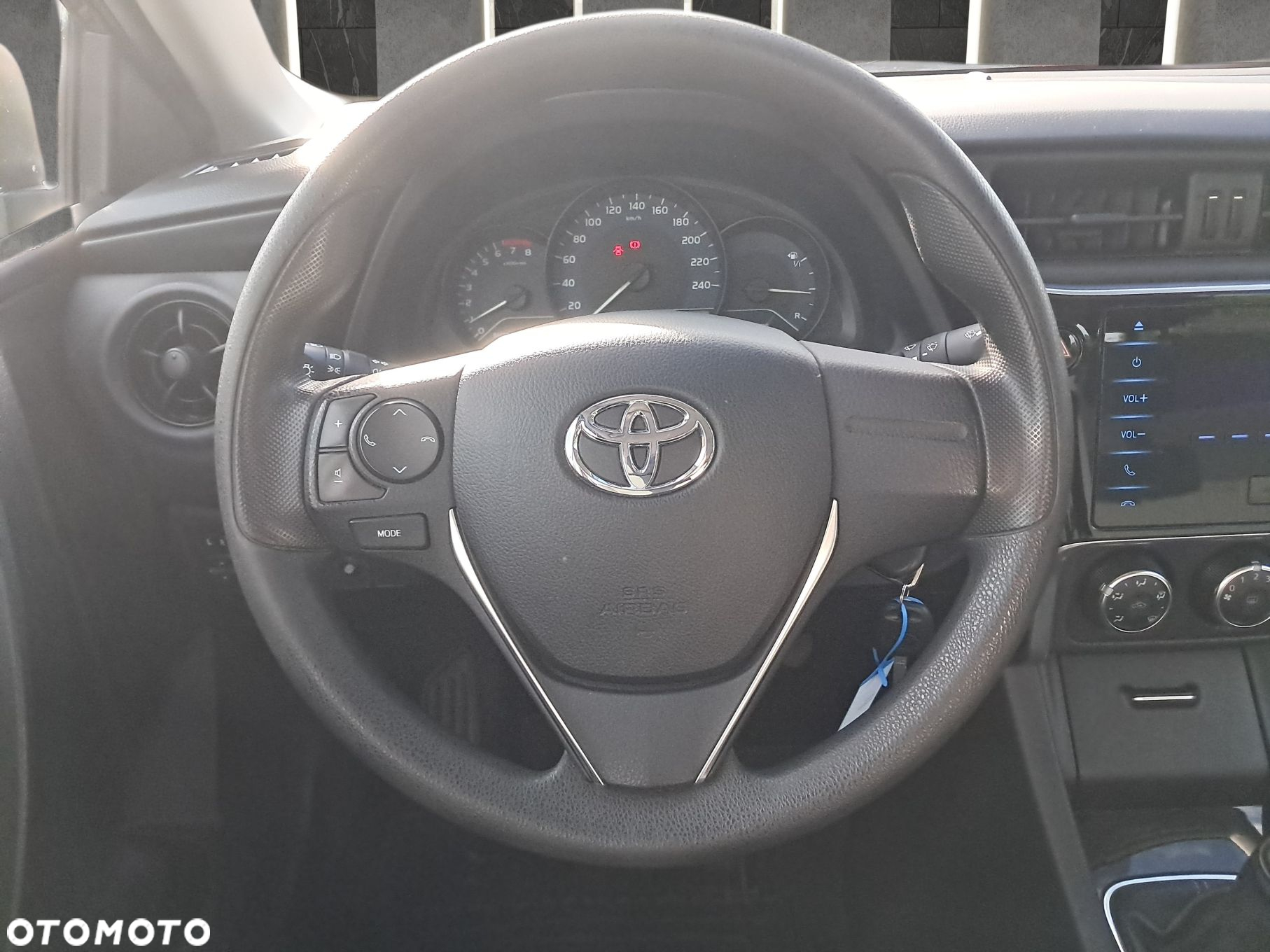 Toyota Corolla 1.6 Active EU6 - 26