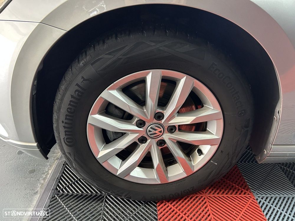 VW Passat Variant 1.6 TDI Confortline DSG - 19