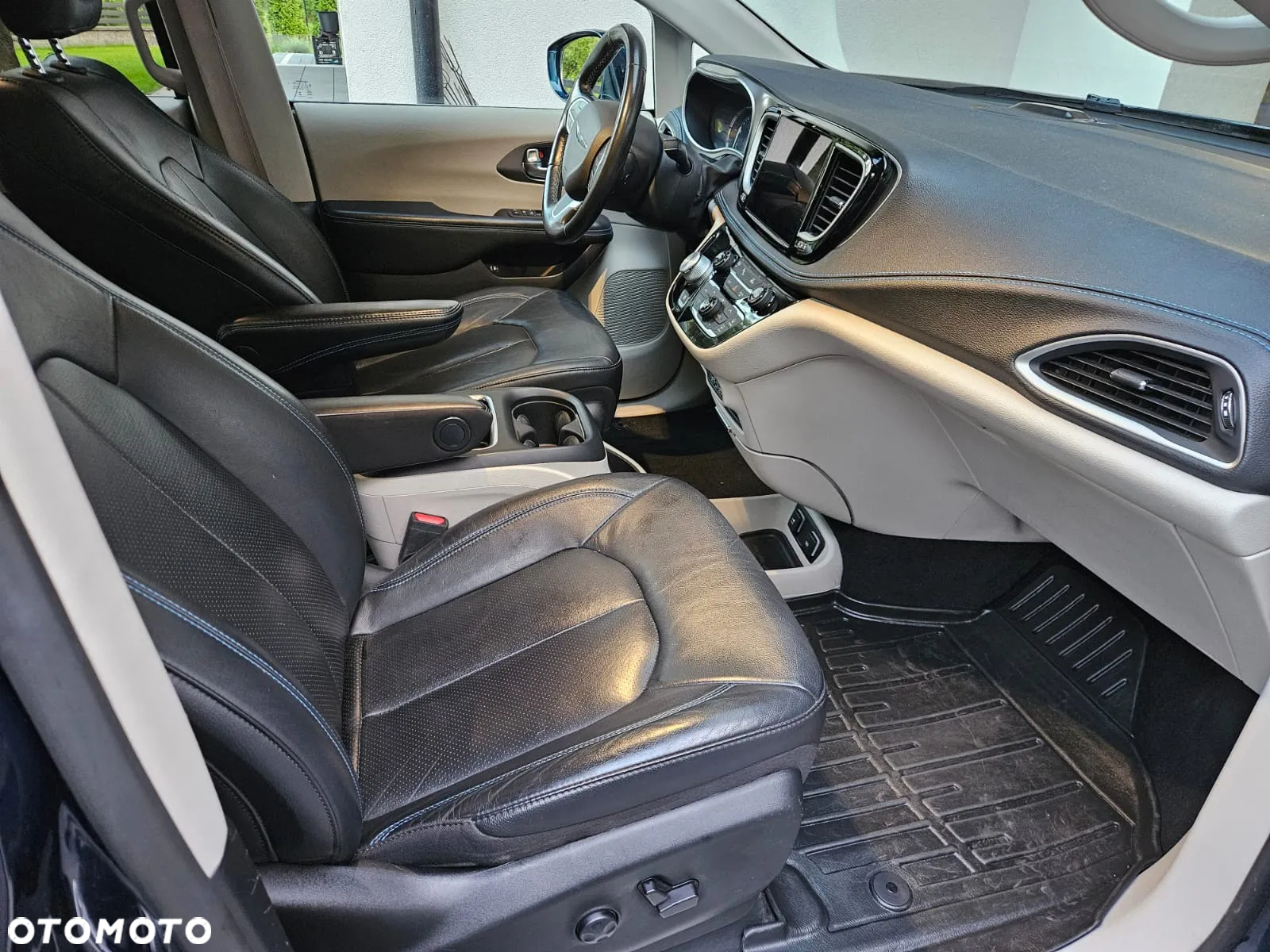 Chrysler Pacifica - 20