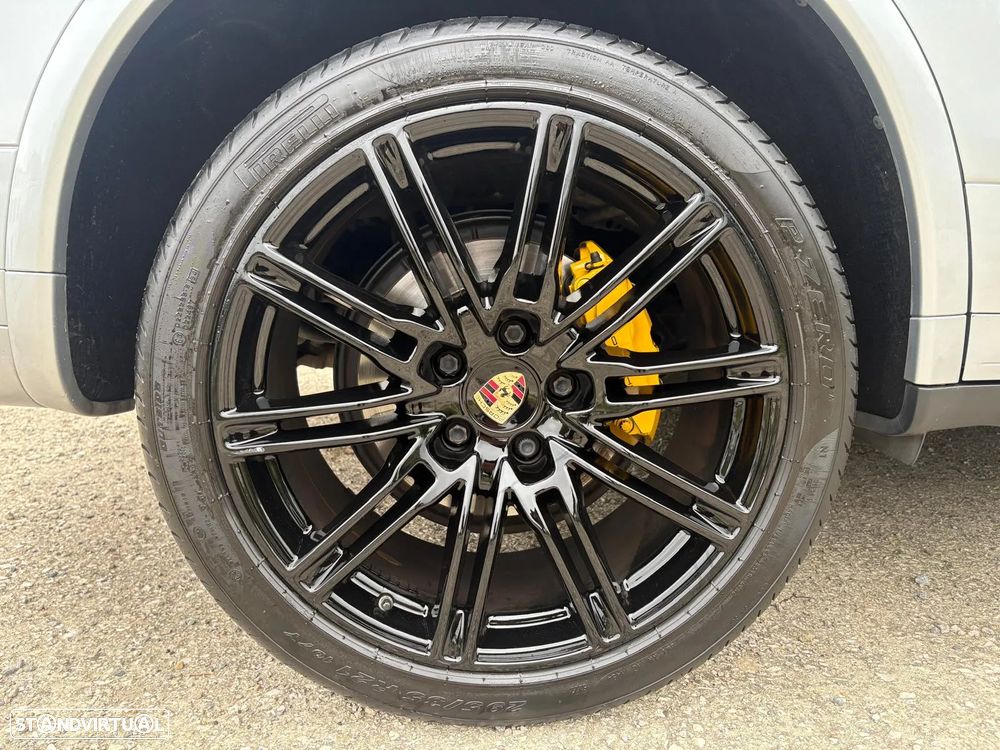 Porsche Cayenne Platinum Edition - 11